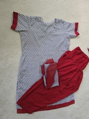 Used Red & White Printed Tunic Set with Red Pants Salwar Suit